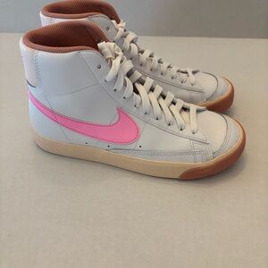 Nike Blazer Mid 77 GS White Pink‎ Guava Ice Sneakers  Youth Sz 6 y Women’s 7.5